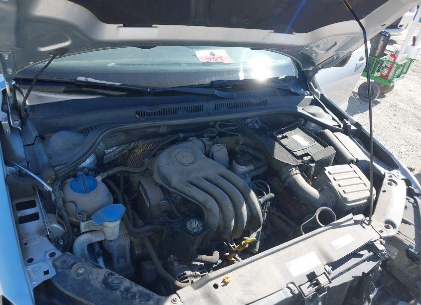 Photo 10 of 2015 Volkswagen Jetta 2.0L S (VIN 3VW2K7AJ0FM421819)