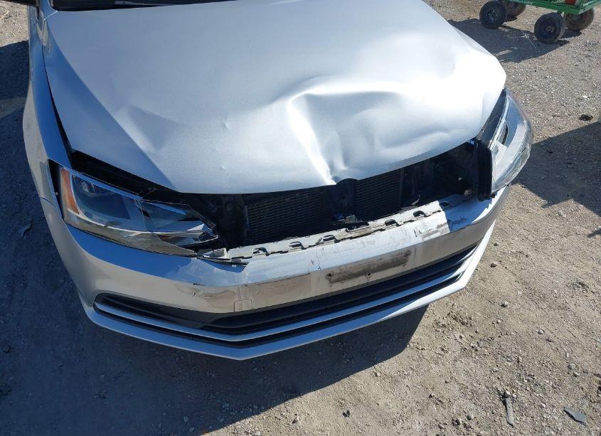 Photo 6 of 2015 Volkswagen Jetta 2.0L S (VIN 3VW2K7AJ0FM421819)