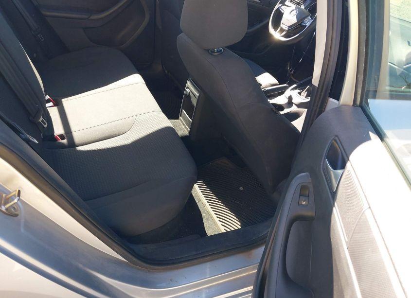 Photo 8 of 2015 Volkswagen Jetta 2.0L S (VIN 3VW2K7AJ0FM421819)