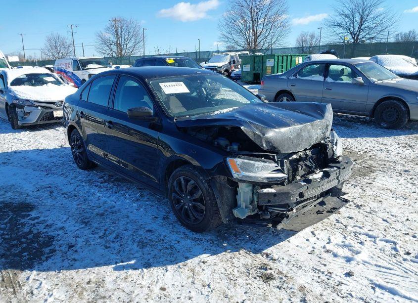 2011 Volkswagen Jetta 2.0L S (VIN 3VW2K7AJ1BM021021) main photo