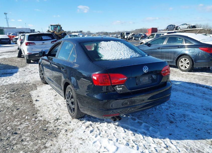 Photo 3 of 2011 Volkswagen Jetta 2.0L S (VIN 3VW2K7AJ1BM021021)