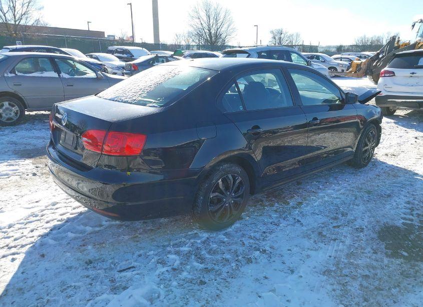 Photo 4 of 2011 Volkswagen Jetta 2.0L S (VIN 3VW2K7AJ1BM021021)