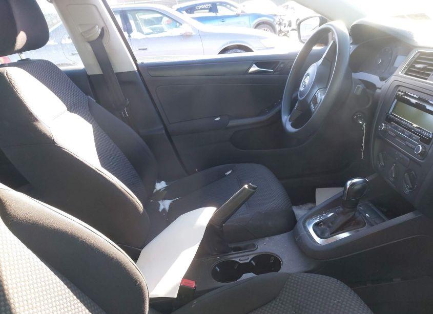 Photo 5 of 2011 Volkswagen Jetta 2.0L S (VIN 3VW2K7AJ1BM021021)