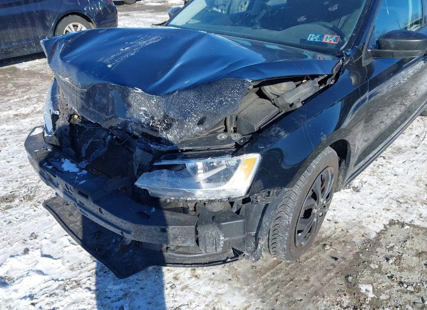 Photo 6 of 2011 Volkswagen Jetta 2.0L S (VIN 3VW2K7AJ1BM021021)