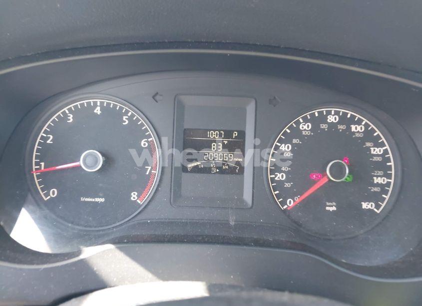 Photo 7 of 2011 Volkswagen Jetta 2.0L S (VIN 3VW2K7AJ1BM040541)