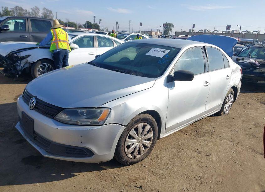 Photo 2 of 2011 Volkswagen Jetta 2.0L S (VIN 3VW2K7AJ1BM325725)
