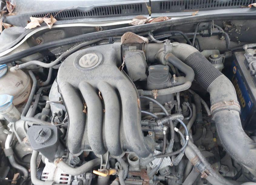 Photo 10 of 2011 Volkswagen Jetta 2.0L BASE/2.0L S (VIN 3VW2K7AJ1BM390803)