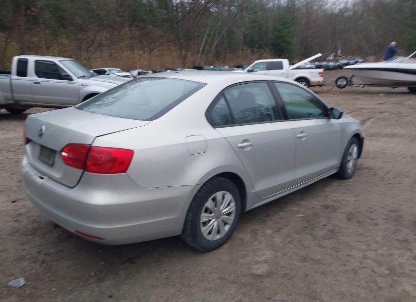 Photo 4 of 2011 Volkswagen Jetta 2.0L BASE/2.0L S (VIN 3VW2K7AJ1BM390803)