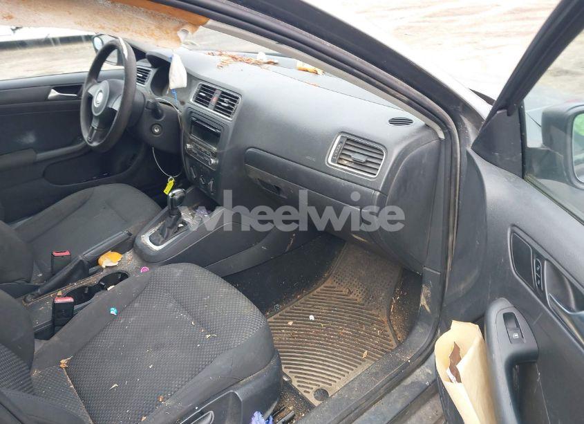 Photo 5 of 2012 Volkswagen Jetta 2.0L S (VIN 3VW2K7AJ1CM311745)