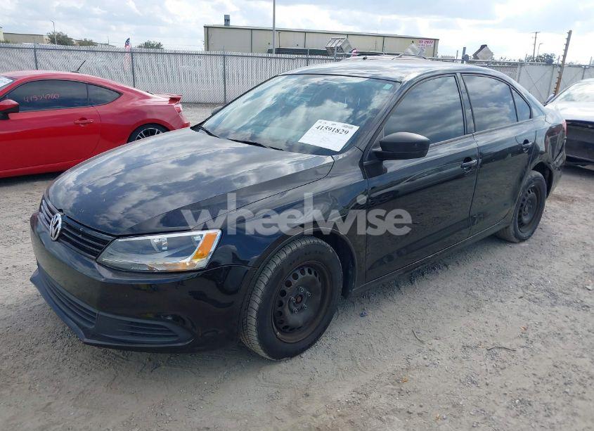 Photo 2 of 2012 Volkswagen Jetta 2.0L S (VIN 3VW2K7AJ1CM315813)