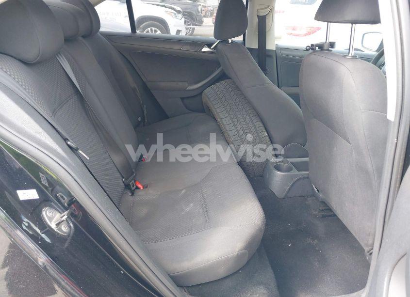 Photo 8 of 2012 Volkswagen Jetta 2.0L S (VIN 3VW2K7AJ1CM315813)