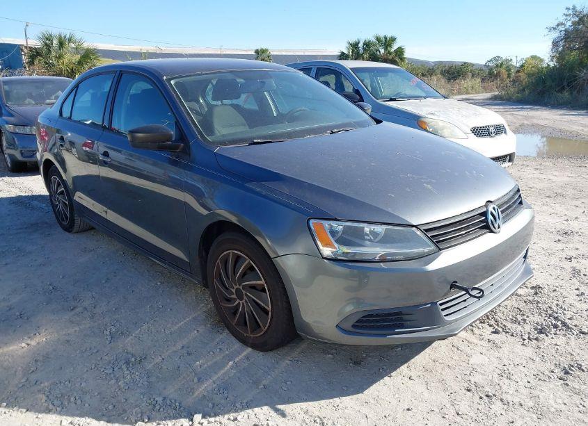 2012 Volkswagen Jetta 2.0L S (VIN 3VW2K7AJ1CM334703) main photo