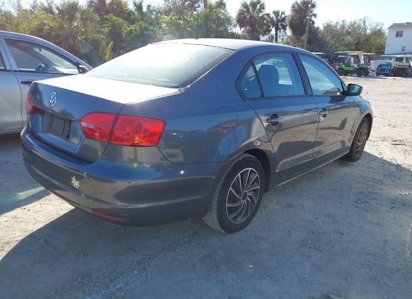 Photo 4 of 2012 Volkswagen Jetta 2.0L S (VIN 3VW2K7AJ1CM334703)