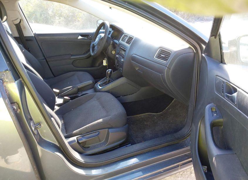 Photo 5 of 2012 Volkswagen Jetta 2.0L S (VIN 3VW2K7AJ1CM334703)