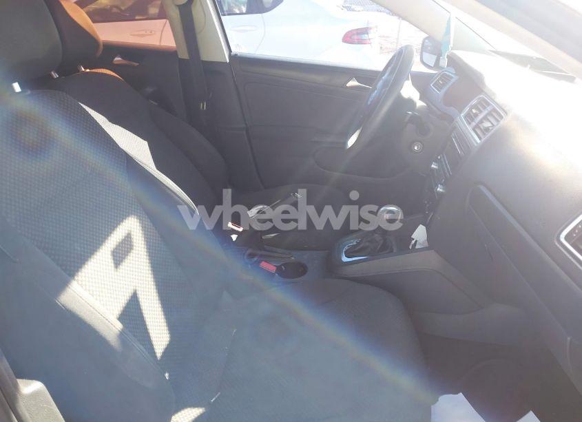 Photo 5 of 2012 Volkswagen Jetta 2.0L S (VIN 3VW2K7AJ1CM370830)