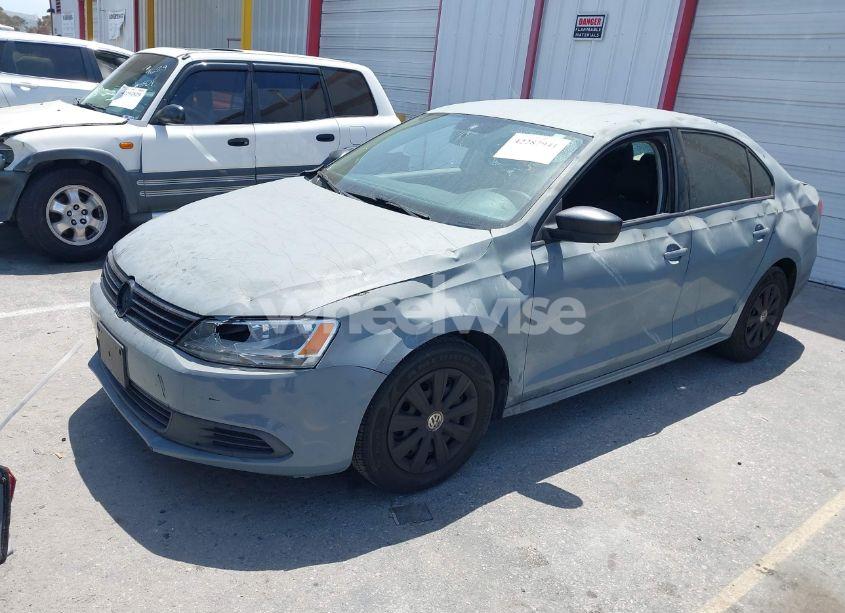 Photo 2 of 2012 Volkswagen Jetta 2.0L S (VIN 3VW2K7AJ1CM403258)