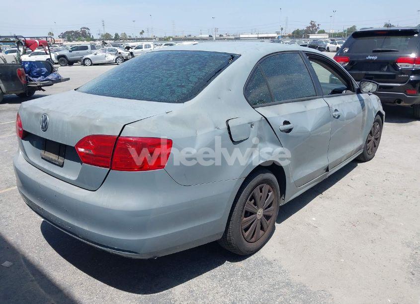 Photo 4 of 2012 Volkswagen Jetta 2.0L S (VIN 3VW2K7AJ1CM403258)