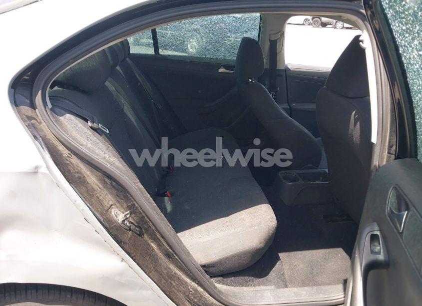 Photo 8 of 2012 Volkswagen Jetta 2.0L S (VIN 3VW2K7AJ1CM403258)