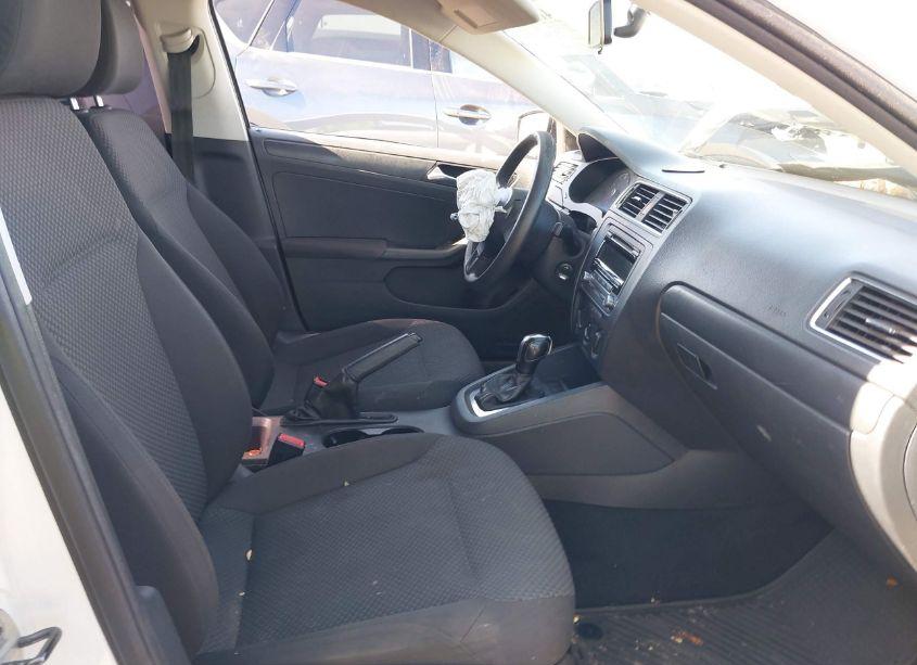 Photo 5 of 2012 Volkswagen Jetta 2.0L S (VIN 3VW2K7AJ1CM405379)