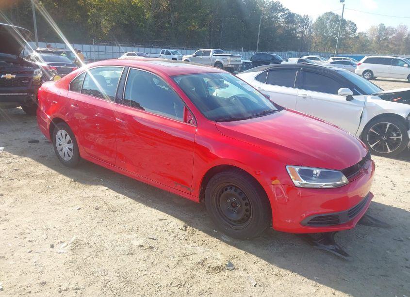 2013 Volkswagen Jetta 2.0L S (VIN 3VW2K7AJ1DM260684) main photo