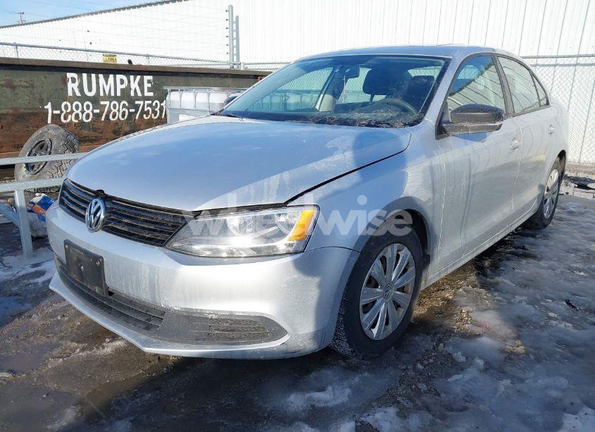 Photo 2 of 2013 Volkswagen Jetta 2.0L S (VIN 3VW2K7AJ1DM288114)