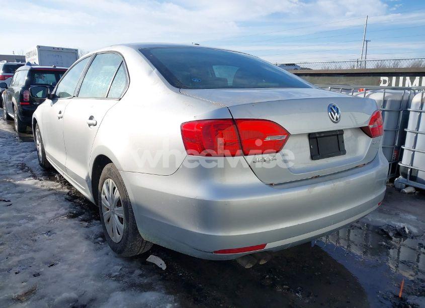 Photo 3 of 2013 Volkswagen Jetta 2.0L S (VIN 3VW2K7AJ1DM288114)