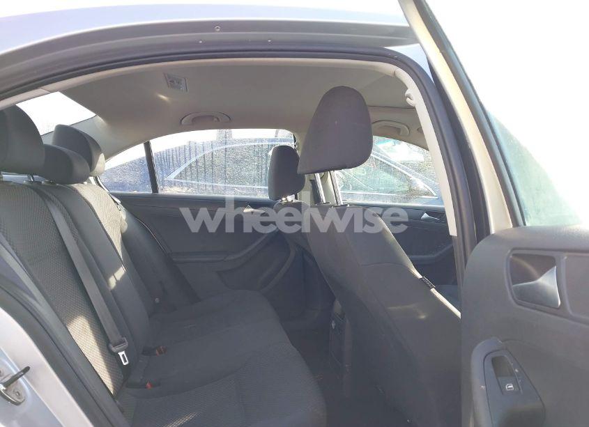 Photo 8 of 2013 Volkswagen Jetta 2.0L S (VIN 3VW2K7AJ1DM288114)