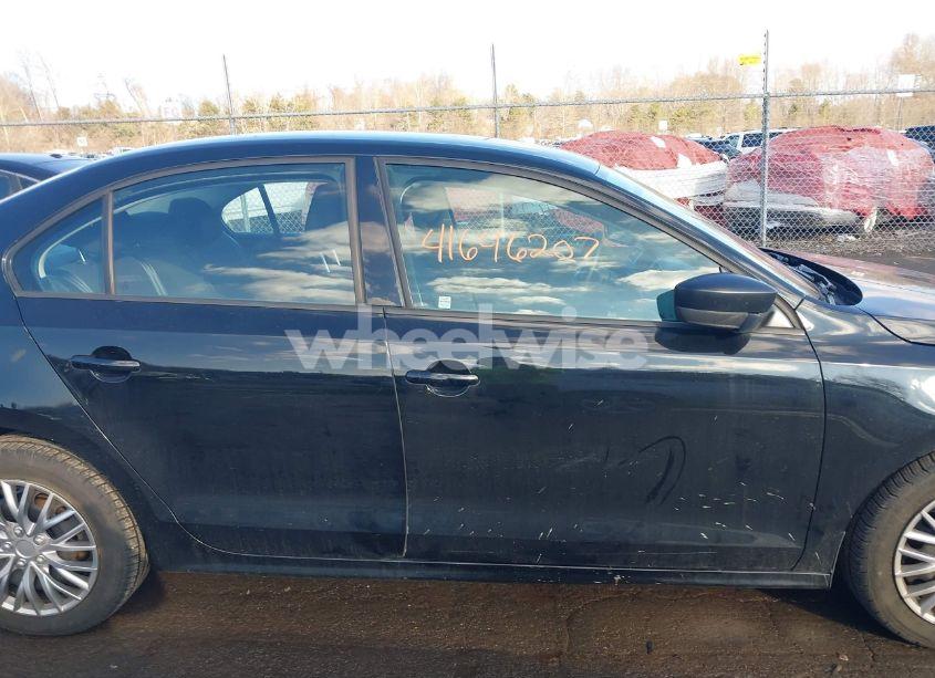 Photo 13 of 2013 Volkswagen Jetta 2.0L S (VIN 3VW2K7AJ1DM368769)