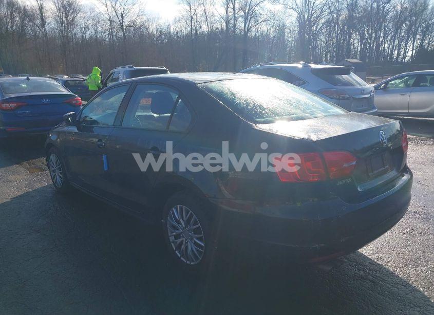 Photo 3 of 2013 Volkswagen Jetta 2.0L S (VIN 3VW2K7AJ1DM368769)