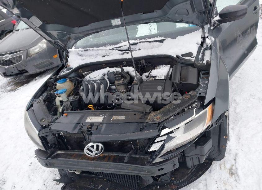 Photo 10 of 2013 Volkswagen Jetta 2.0L S (VIN 3VW2K7AJ1DM390609)