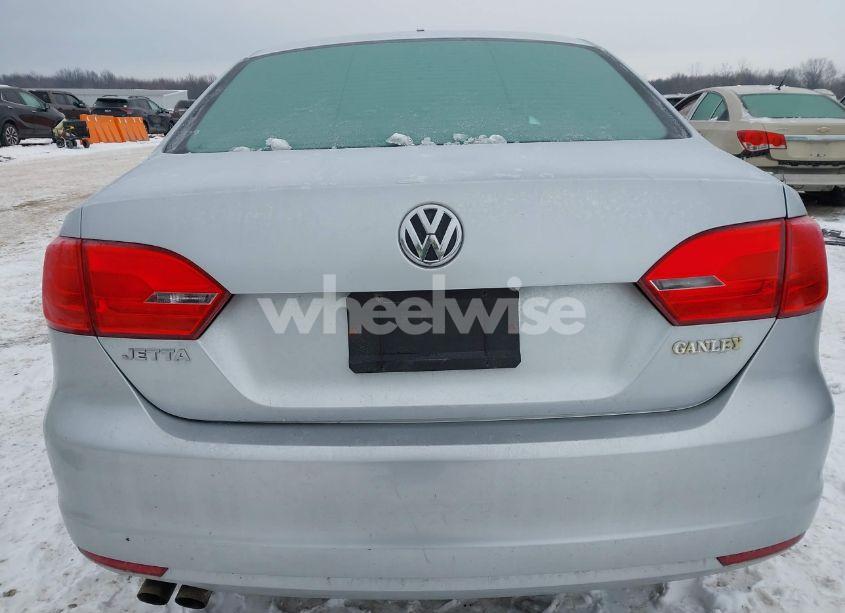 Photo 15 of 2014 Volkswagen Jetta 2.0L S (VIN 3VW2K7AJ1EM207744)