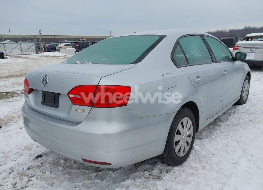 Photo 4 of 2014 Volkswagen Jetta 2.0L S (VIN 3VW2K7AJ1EM207744)