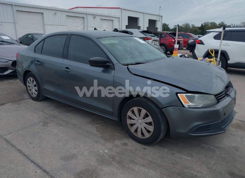 2014 Volkswagen Jetta 2.0L S (VIN 3VW2K7AJ1EM215195) main photo