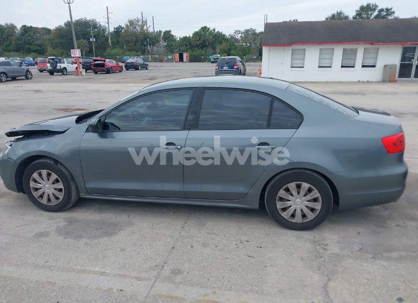 Photo 14 of 2014 Volkswagen Jetta 2.0L S (VIN 3VW2K7AJ1EM215195)
