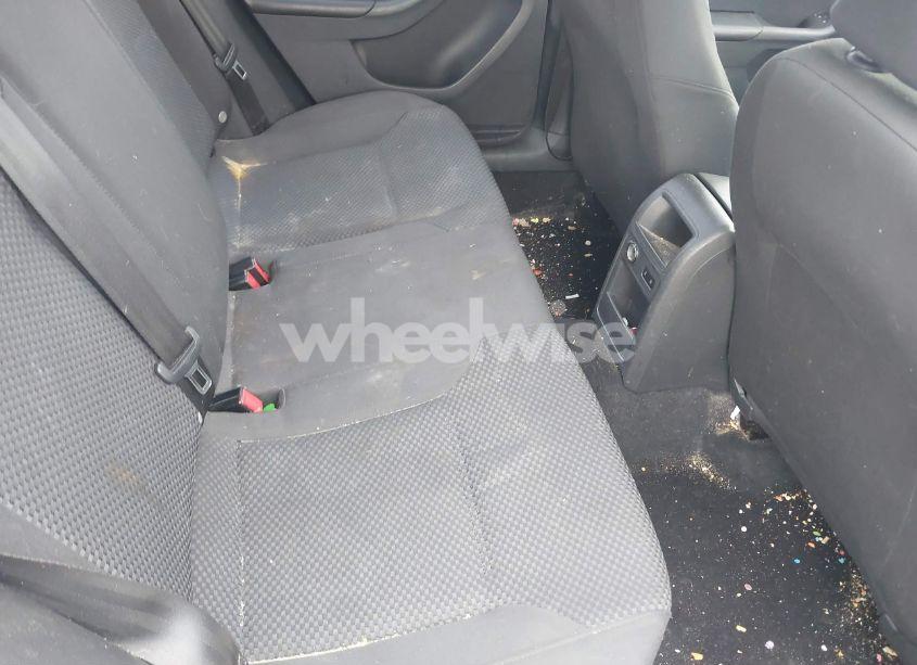 Photo 8 of 2014 Volkswagen Jetta 2.0L S (VIN 3VW2K7AJ1EM215195)