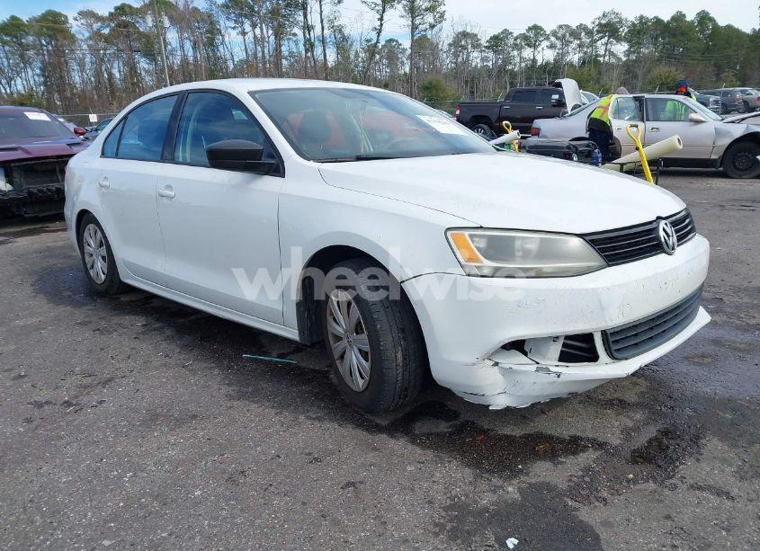 2014 Volkswagen Jetta 2.0L S (VIN 3VW2K7AJ1EM308363) main photo