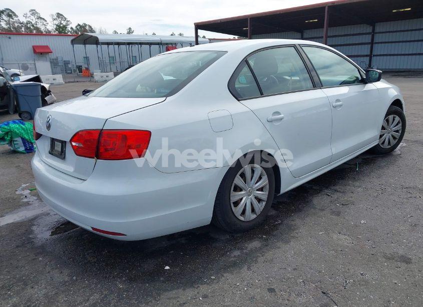 Photo 4 of 2014 Volkswagen Jetta 2.0L S (VIN 3VW2K7AJ1EM308363)