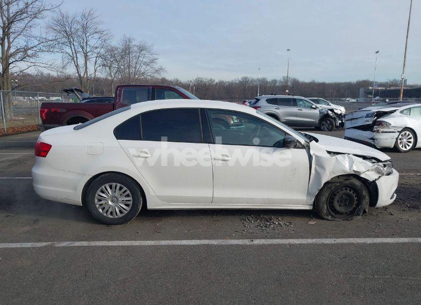 Photo 13 of 2014 Volkswagen Jetta 2.0L S (VIN 3VW2K7AJ1EM384374)