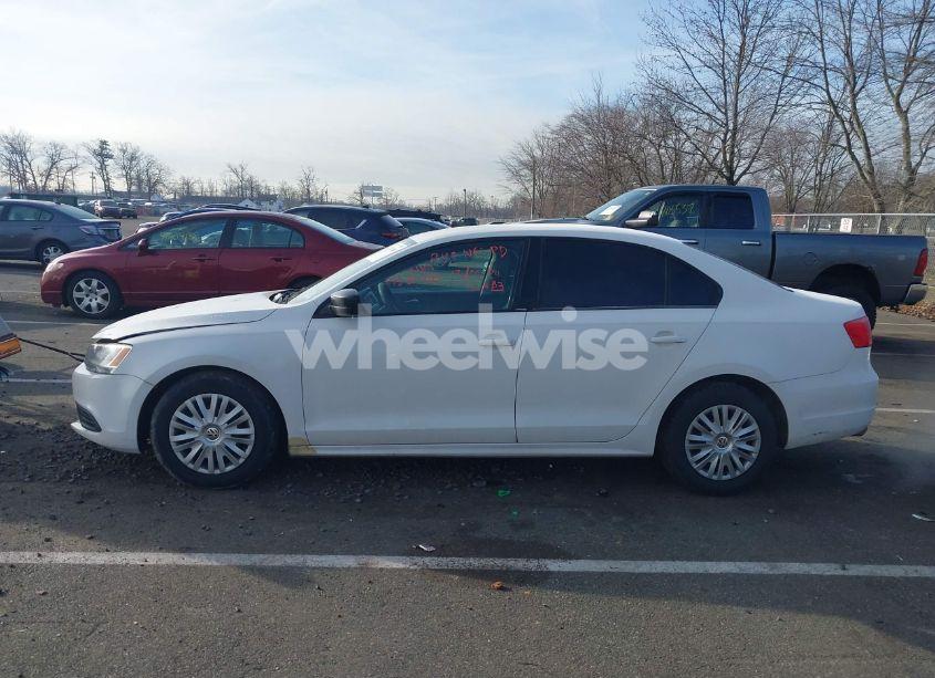 Photo 14 of 2014 Volkswagen Jetta 2.0L S (VIN 3VW2K7AJ1EM384374)