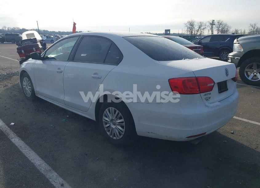 Photo 3 of 2014 Volkswagen Jetta 2.0L S (VIN 3VW2K7AJ1EM384374)