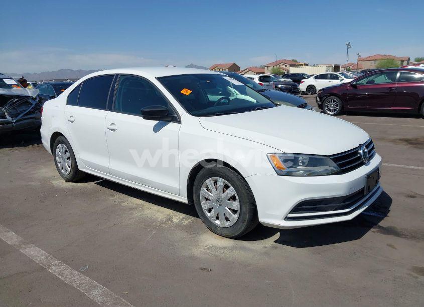 2015 Volkswagen Jetta 2.0L S (VIN 3VW2K7AJ1FM266410) main photo