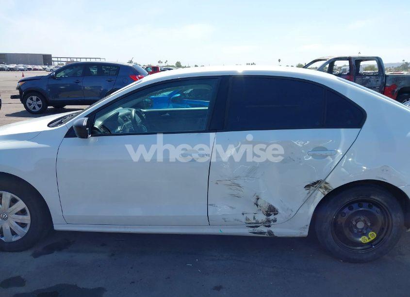 Photo 14 of 2015 Volkswagen Jetta 2.0L S (VIN 3VW2K7AJ1FM266410)