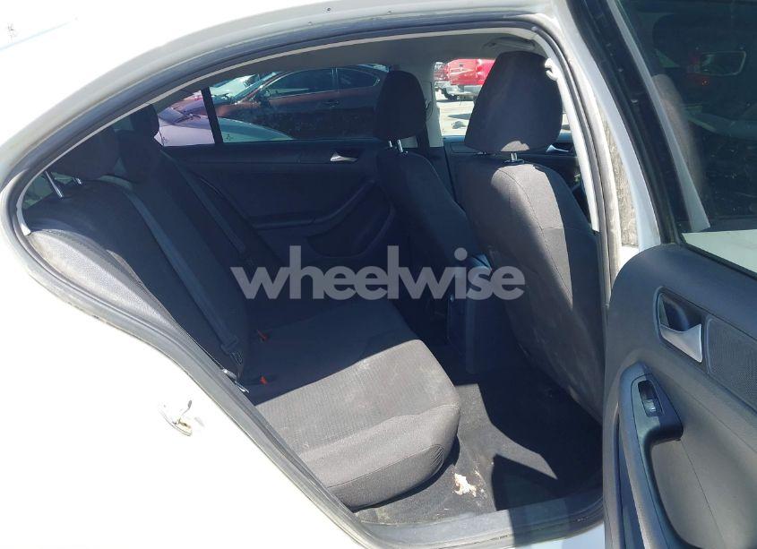 Photo 8 of 2015 Volkswagen Jetta 2.0L S (VIN 3VW2K7AJ1FM266410)