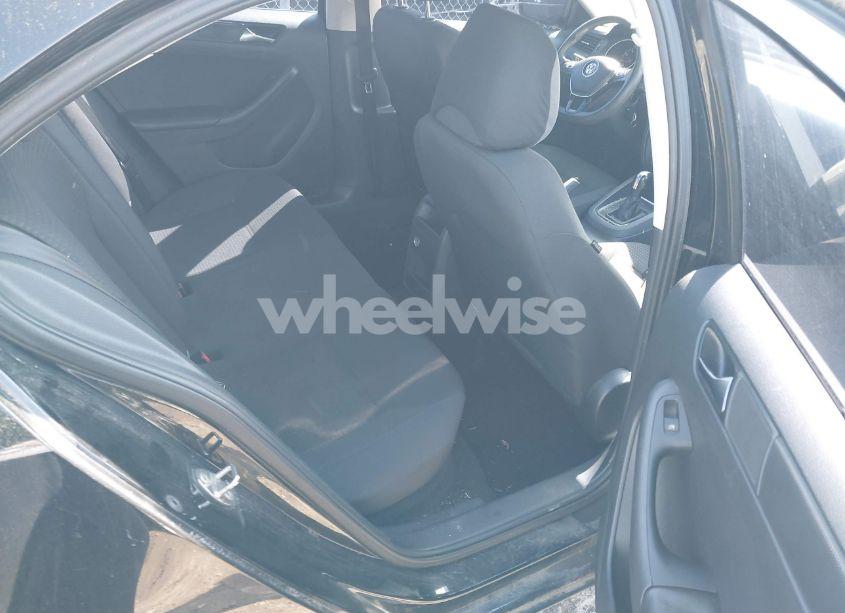 Photo 8 of 2015 Volkswagen Jetta 2.0L S (VIN 3VW2K7AJ1FM269582)