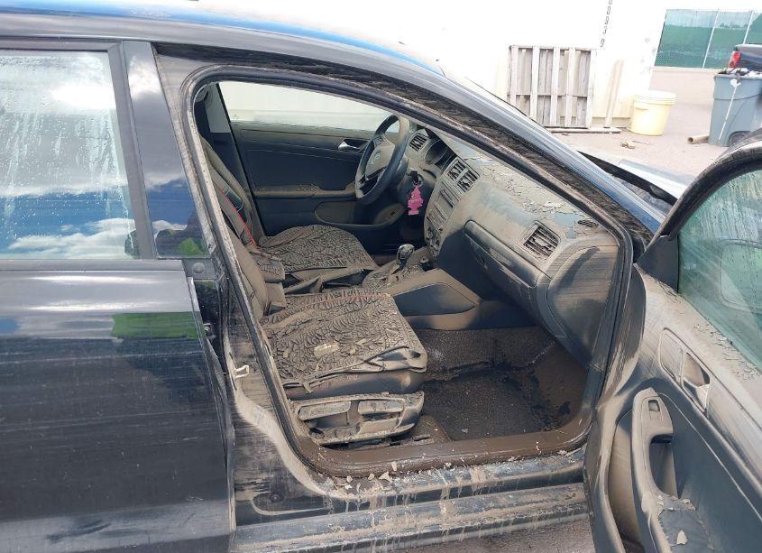 Photo 5 of 2015 Volkswagen Jetta 2.0L S (VIN 3VW2K7AJ1FM293509)