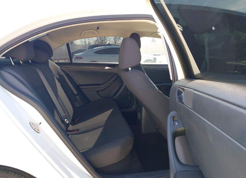 Photo 8 of 2015 Volkswagen Jetta 2.0L S (VIN 3VW2K7AJ1FM324726)