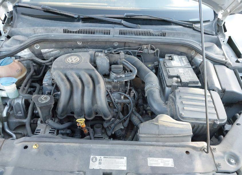 Photo 10 of 2015 Volkswagen Jetta 2.0L S (VIN 3VW2K7AJ1FM333409)