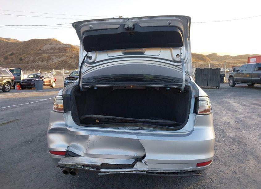 Photo 16 of 2015 Volkswagen Jetta 2.0L S (VIN 3VW2K7AJ1FM333409)