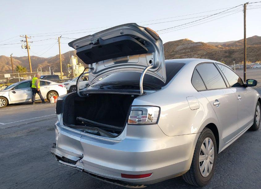 Photo 17 of 2015 Volkswagen Jetta 2.0L S (VIN 3VW2K7AJ1FM333409)