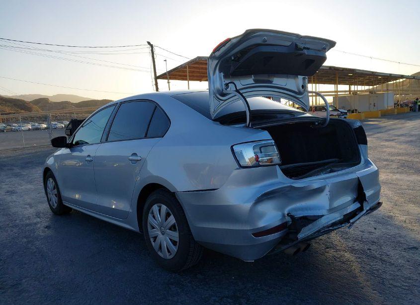 Photo 3 of 2015 Volkswagen Jetta 2.0L S (VIN 3VW2K7AJ1FM333409)